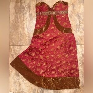 NWT Nicole Miller Collection Burgundy Tapestry Crushed Velvet Strapless Dress 6